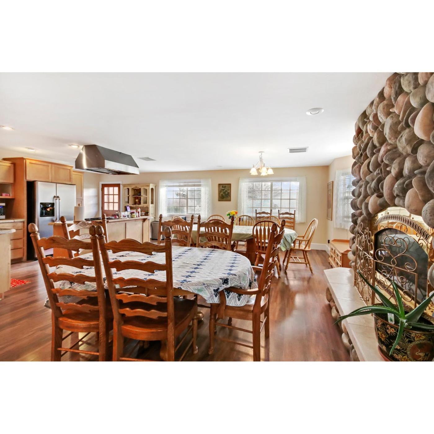 Отель 7 Point Ranch Emigrant Экстерьер фото